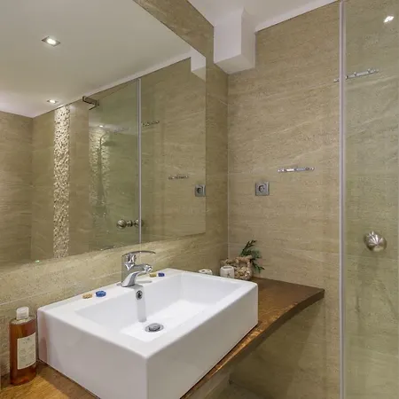Otel Lindian Jewel And 3*
