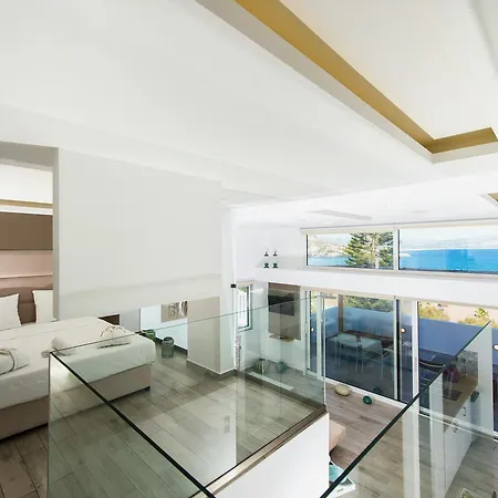 Lindian Jewel And Hotel 3*