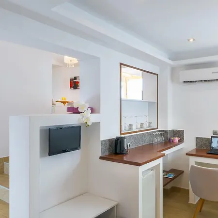 Lindian Jewel And Hotel 3*